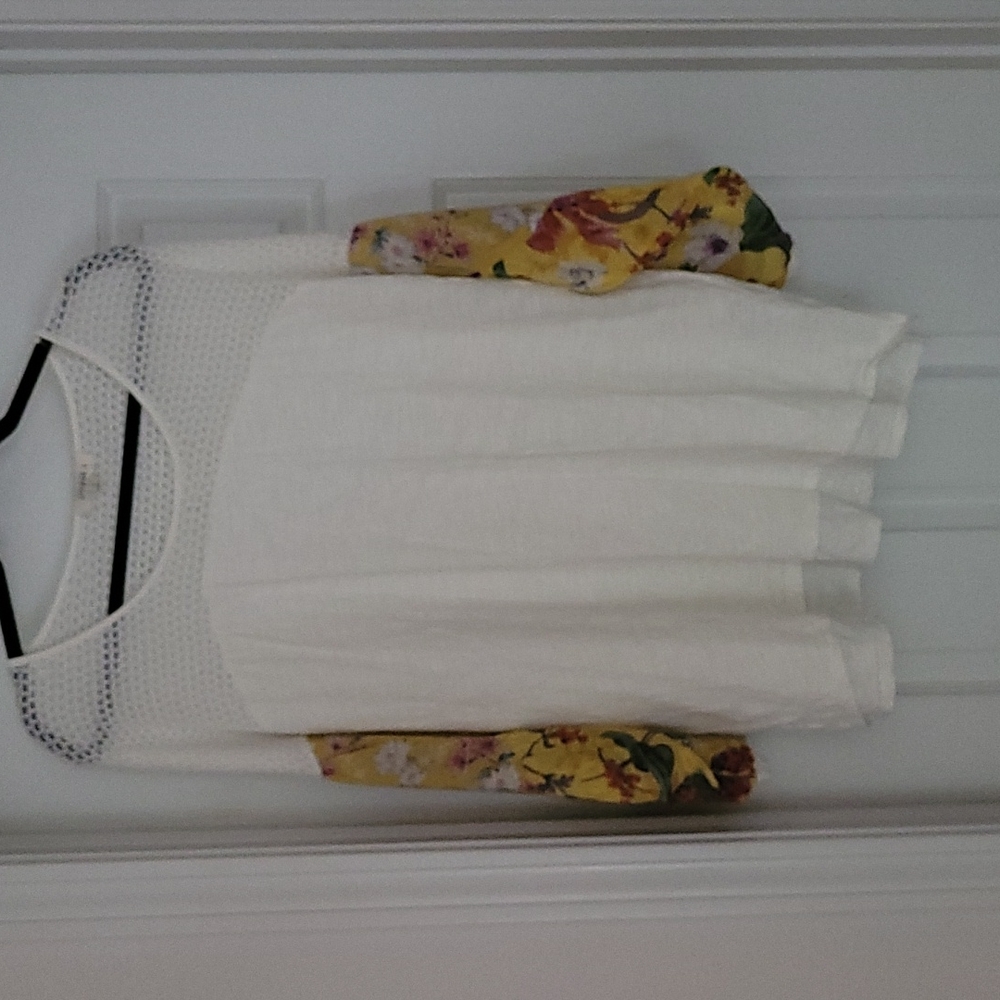 Umgee top with balloon 1/2 sleeves